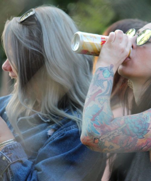 Zoo Brew guests with drinks